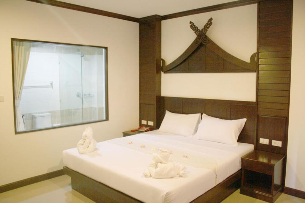 Santi White Hotel Phuket Стая снимка