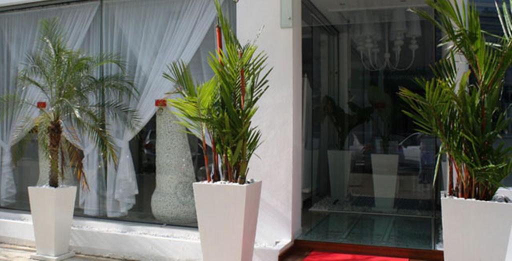 Santi White Hotel Phuket Екстериор снимка
