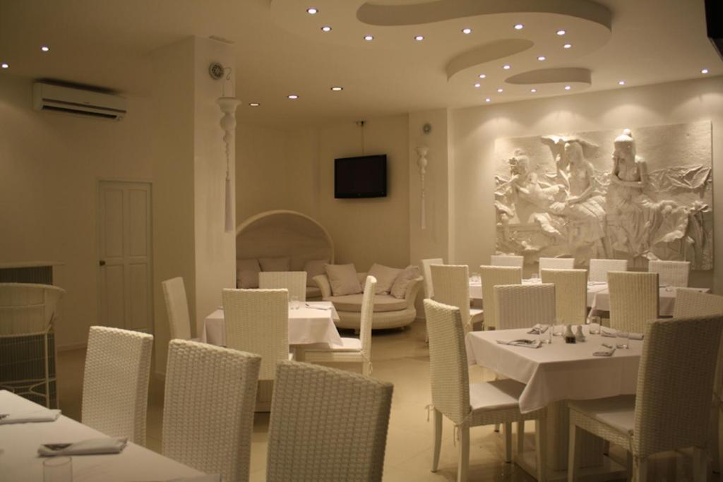 Santi White Hotel Phuket Екстериор снимка