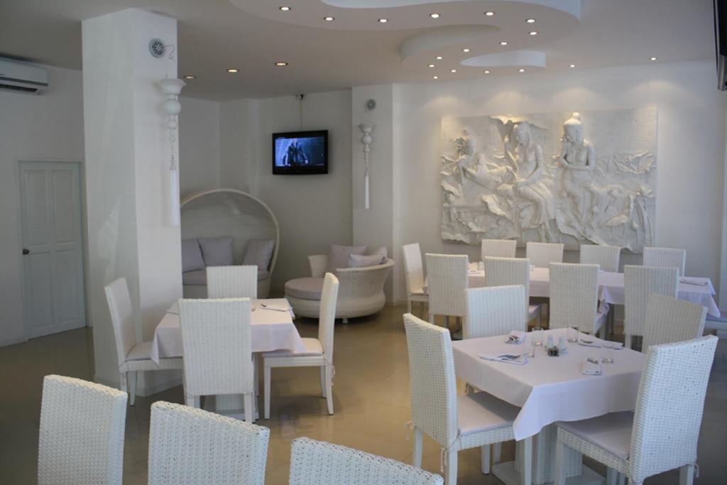 Santi White Hotel Phuket Екстериор снимка