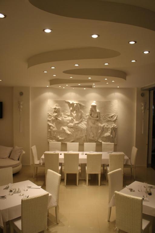 Santi White Hotel Phuket Екстериор снимка