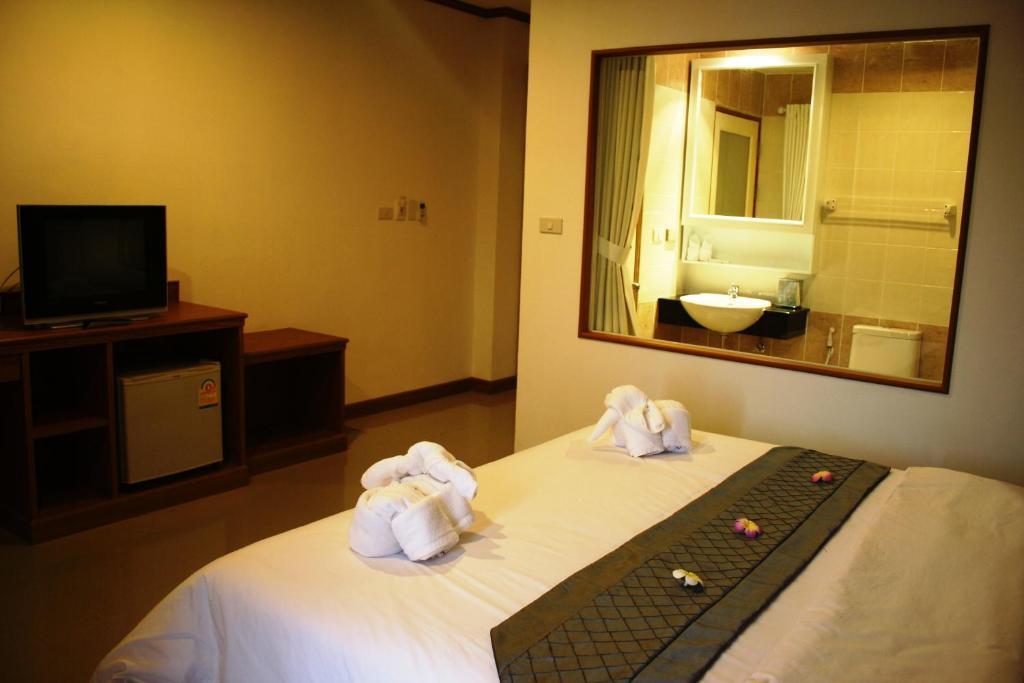 Santi White Hotel Phuket Екстериор снимка